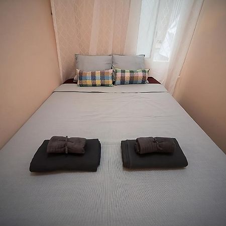 Traditional Rooms In Eixample Барселона Екстериор снимка
