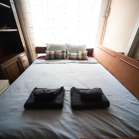 Traditional Rooms In Eixample Барселона Екстериор снимка