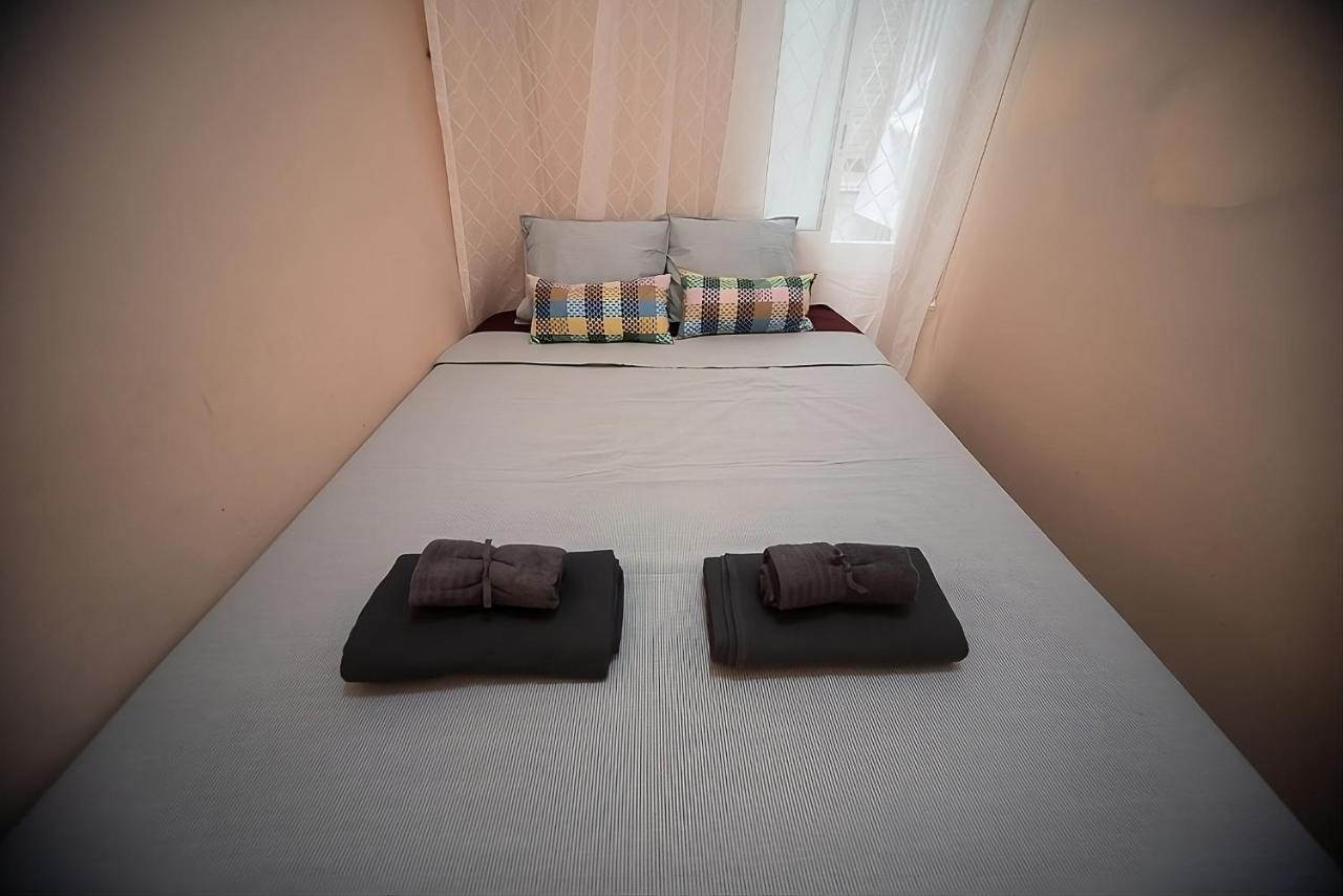 Traditional Rooms In Eixample Барселона Екстериор снимка