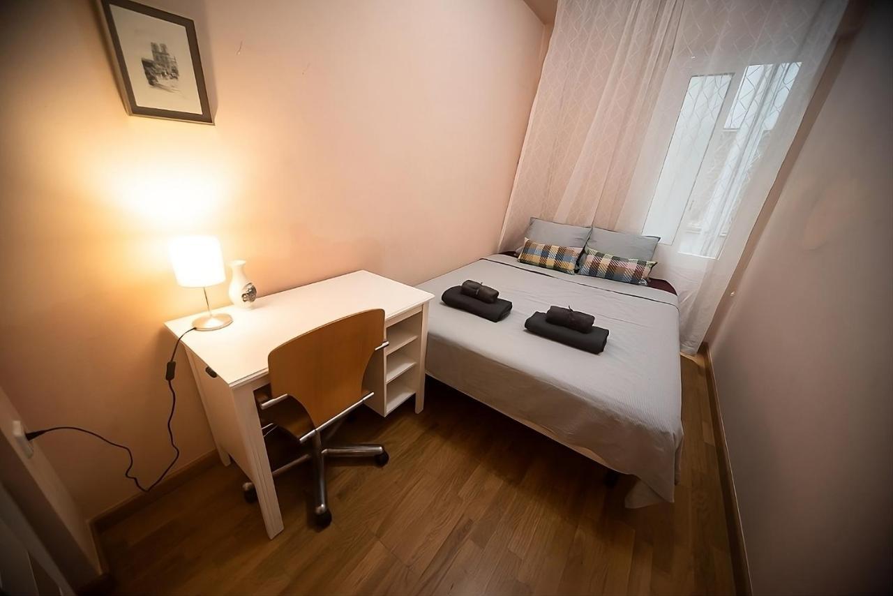 Traditional Rooms In Eixample Барселона Екстериор снимка