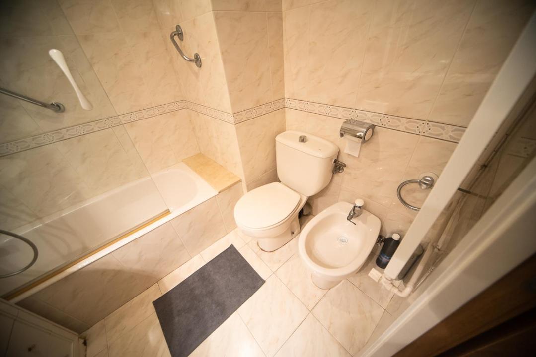 Traditional Rooms In Eixample Барселона Екстериор снимка