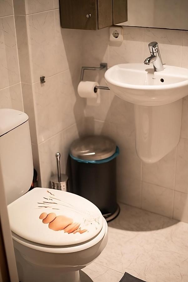 Traditional Rooms In Eixample Барселона Екстериор снимка