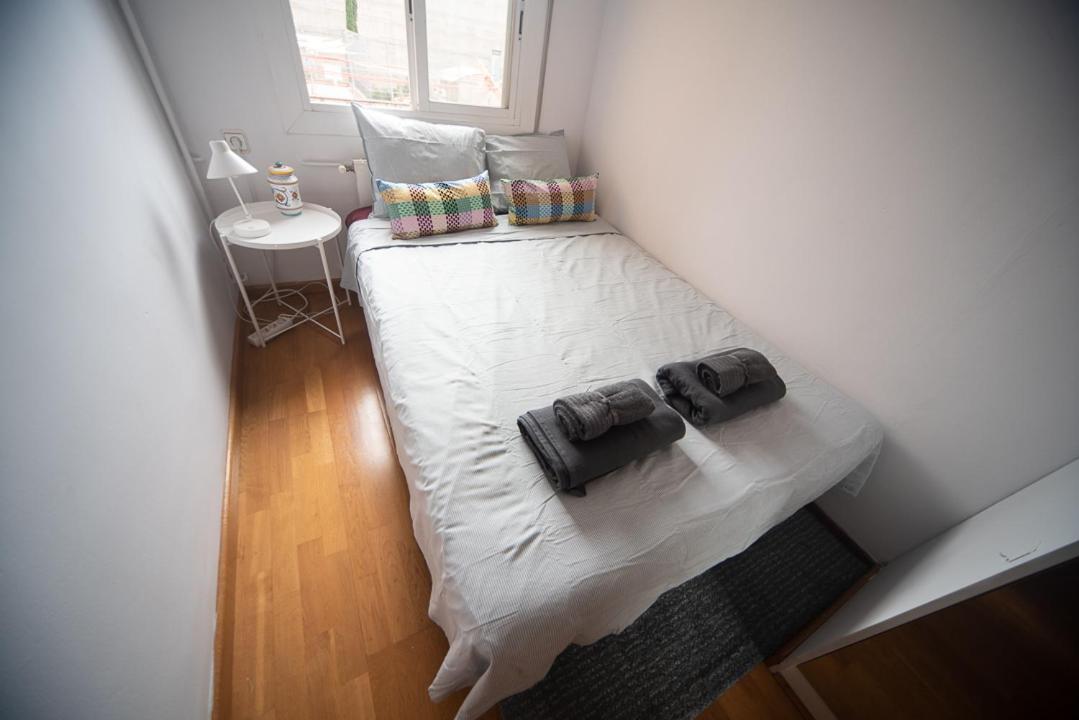 Traditional Rooms In Eixample Барселона Екстериор снимка