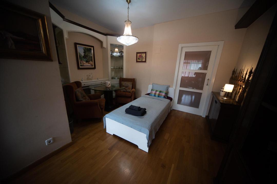 Traditional Rooms In Eixample Барселона Екстериор снимка