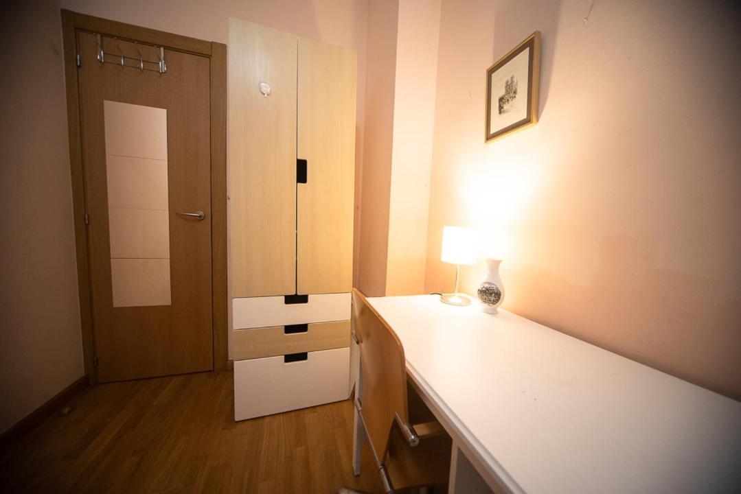 Traditional Rooms In Eixample Барселона Екстериор снимка