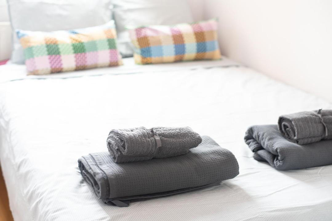 Traditional Rooms In Eixample Барселона Екстериор снимка